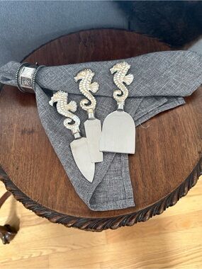 Seahorse Handle Cheese Knife Set - Silver and Cream